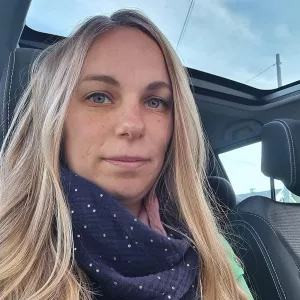 Nathalie - Prof de chimie - Montigny-Le-Tilleul