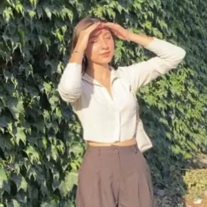 Elif - İngilizce öğretmeni - 