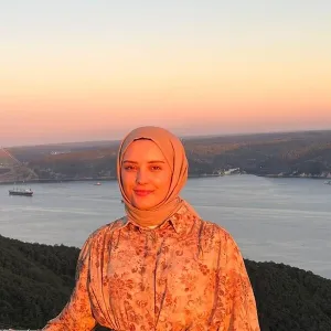 Elif - Sosyal bilgiler öğretmeni - İstanbul