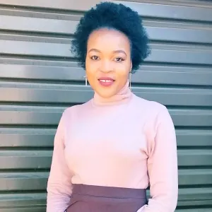 Thembhisile - English tutor - Malamulele