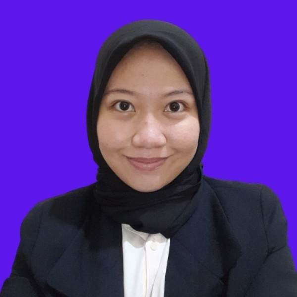 Undergraduate student of Universitas Negeri Makassar, majoring in English Literature study program, humble and cooperative.