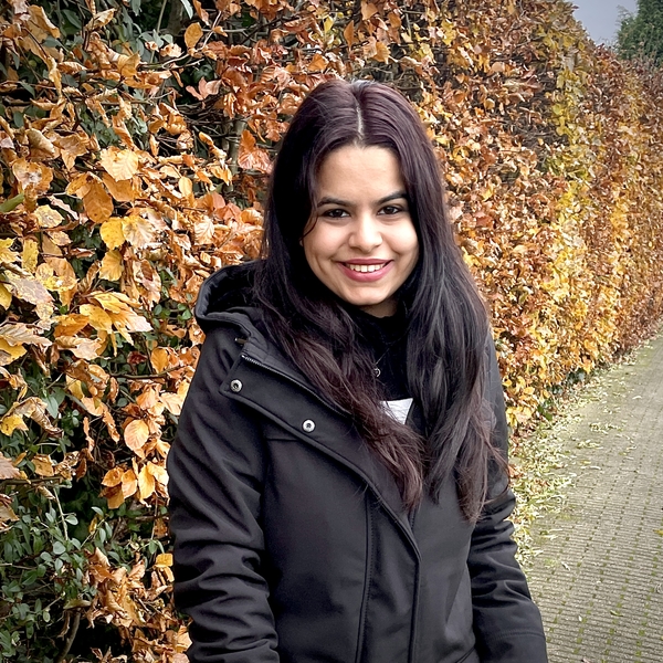 Hello! My name is Diya Wadhwani, and I am a skilled and experienced software developer with a passion for teaching. I have 4 years of experience in coding and programming languages