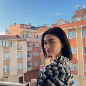 Yağmur - Türkçe öğretmeni - 