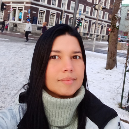 Cristina Oslo,Oslo I am Colombian and I teach with an easy and