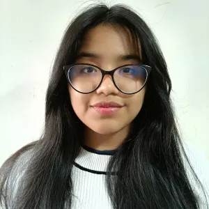 Adriana - Profe de coreano - Lima