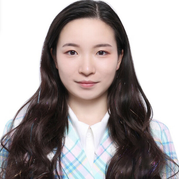 Native Chinese Speaker, Master student in international business and sociology in France and U.S