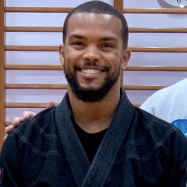 Estudante na Faculdade de Ciências do Desporto e Educação Física da Universidade de Coimbra              Treinador de jiu-jitsu e defesa pessoal