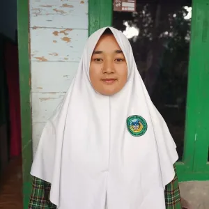 Nur - Guru mengaji - 