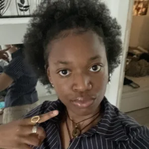 Nawel - Prof d'anglais - Bezons