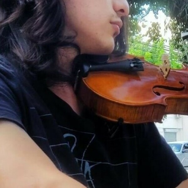Estudiante de violín por 10 Años Actualmente estudiando en la universidad de Talca licenciatura en interpretación musical con mención en violín Con experiencia para hacer clases a niños y adolescentes