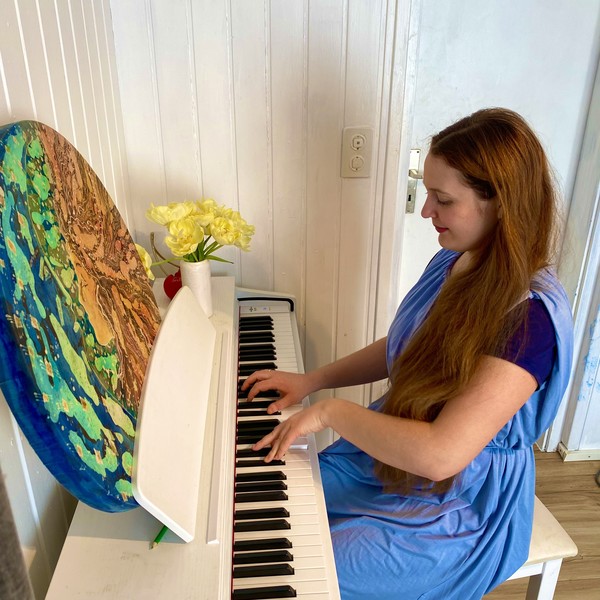 Cours individuels de piano en anglais aux enfants et aux adultes à la domicile