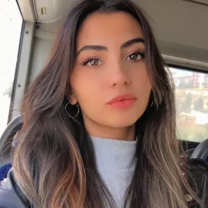 Buse - Tarih öğretmeni - 