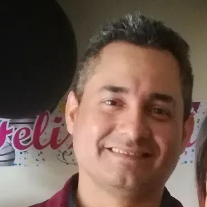 Guillermo - profesor de programación - Cartago