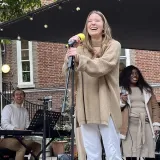 Inez - Singing tutor - 