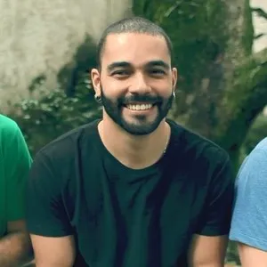 Leandro - Prof de viola - 