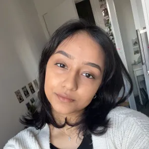 Alisha - English tutor - London