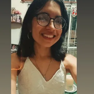 Laura - Profesor matemática - La Plata