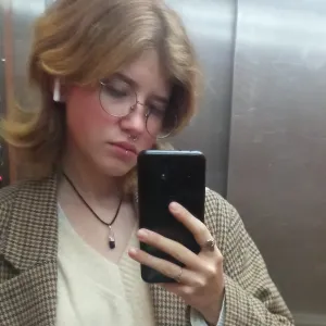 Claudia - Profesor de lenguaje y comunicación - Granada