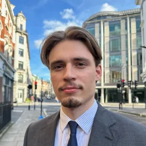 Ivan - Economics tutor - London