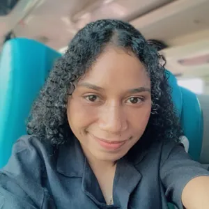 Agnes - Guru matematika - Jayapura