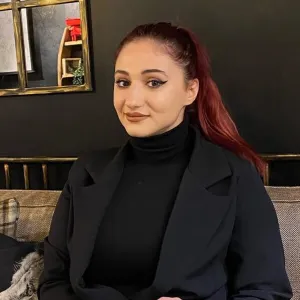 Dilek - Türkçe öğretmeni - İnegöl