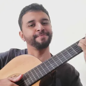 Leo - Professor de violão - Teófilo Otoni