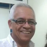 Ronald - Profesor de diseño de calzado - 