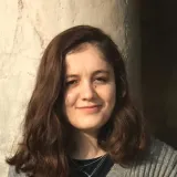 Ayşe - Türk dili ve edebiyatı öğretmeni - 