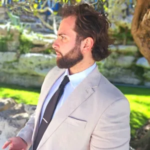 Michele - Insegnante di diritto pubblico - Catania