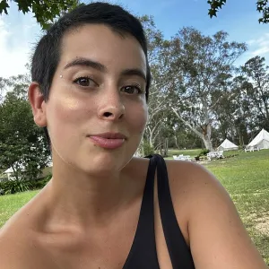 Sara - Yoga instructor - Bronte