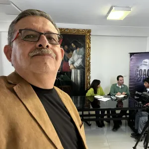 Alfredo - profesor de inglés - Santiago de Surco