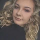 Chloe - Cosmetology tutor - Lombard