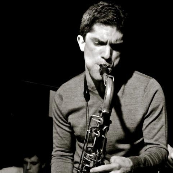 Tom : Cours de saxophone, de flûte traversière, d'improvisation et composition à Paris