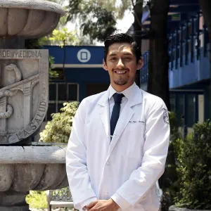 Nicolás - profesor de bioquímica - Santiago de Querétaro