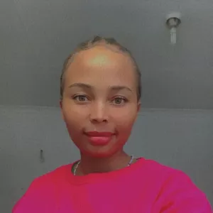 Vuyiswa - English tutor - Newcastle