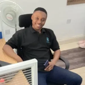 Raymond - Economics tutor - Abuja municipal