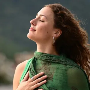 Lizzie - Yoga tutor - London