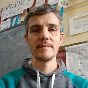 Gustavo - profesor de danza folclórica - Salto