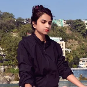 Neetu - Yoga instructor - Rishikesh