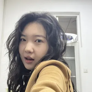 Ashely - Chinese tutor - Surat