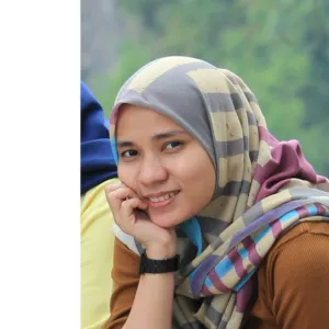 Friezky Zarfira - Guru mengemudi mobil - 