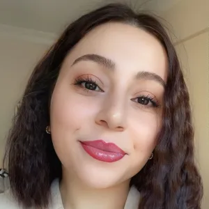 Zeynep - Sosyal bilgiler öğretmeni - İstanbul