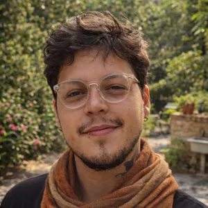Uriah - Prof de inglês - Setor Leste Universitário