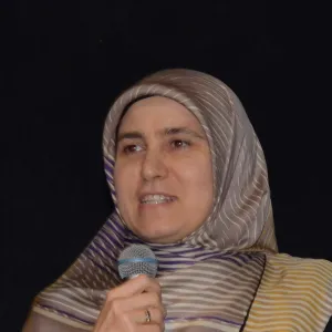 Hülya - Arapça öğretmeni - İstanbul