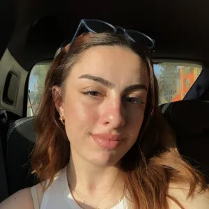 Beren - Piyano öğretmeni - 
