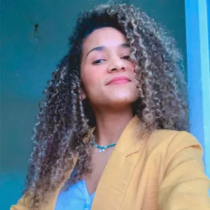 Laylla - Prof de compréhension orale - espagnol - Vernon