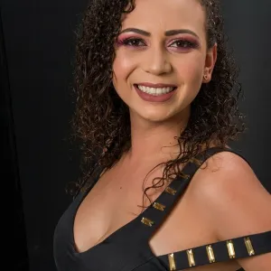 Renata - Prof de liderança - 83703-330