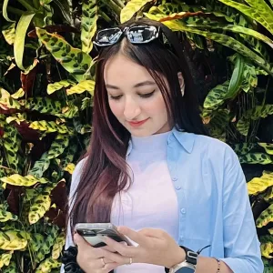 Tanvi - Other languages teacher - Surrey