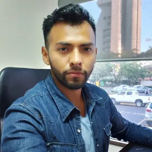 Carlos - Profe de programación - Puerto Viejo