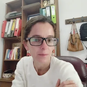 Leticia - profesor de contabilidad - Salto